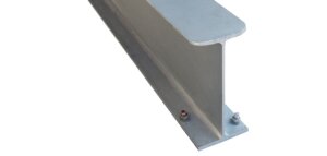 Fu&szlig;teil mit Reifenschutz 300x143 - Kragarmregal f&uuml;r Holz, H&ouml;he 4200 mm, Tiefe 1200 mm, feuerverzinkt