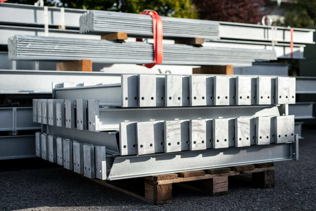 Kragarmregal feuerverzinkt Kragarme 1 1024x683 - Kragarmregal verzinkt